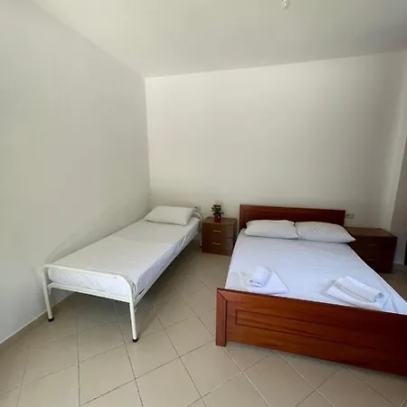 Отель Hotel Prifti