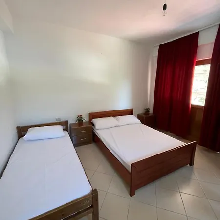 Hotel Prifti Отель *