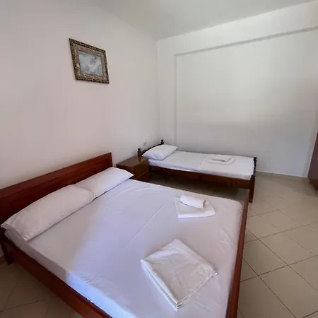 Отель Hotel Prifti