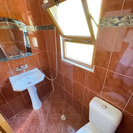 Hotel Prifti Отель